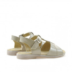Kleinkind-Sandalen 40c lack-beige