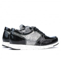 Damensneaker 682 schwarze Lackkombination