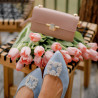 Damentasche zum Umhängen 020g rosé Safiano lifestyle