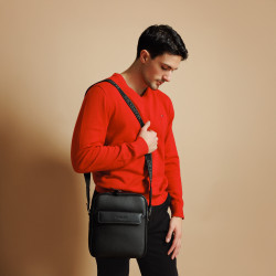 Herren-Schultertasche 303g 01 schwarz lifestyle