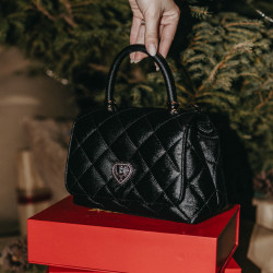 Damentasche zum Umhängen 049g 01 Kaviar Schwarz