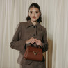 Damen-Umhängetasche 032g 01 Cognac lifestyle